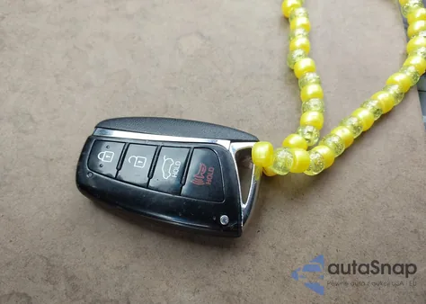 2013 Hyundai Santa Fe Sport 2.0T z USA, uszkodzony, nr VIN 5XYZWDLA2DG014838